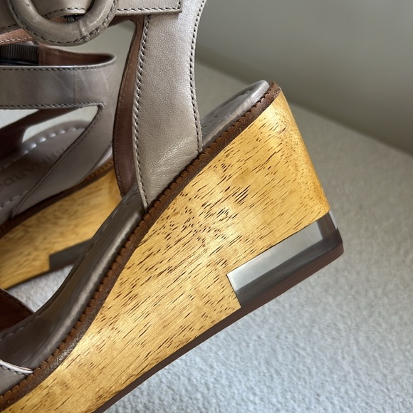 Women’s Bernardo Sandals - Picture 2 of 8